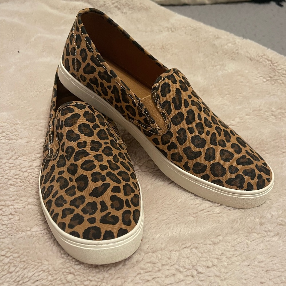 Cheetah Print Slip-On Canvas Shoes